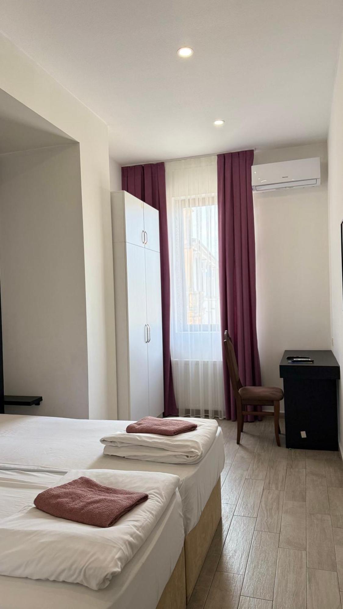 Star Hotel Kutaisi Bagian luar foto