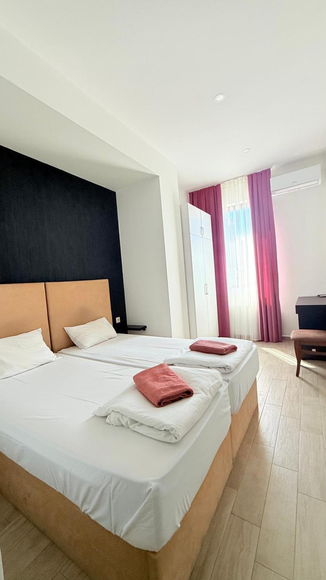 Star Hotel Kutaisi Bagian luar foto