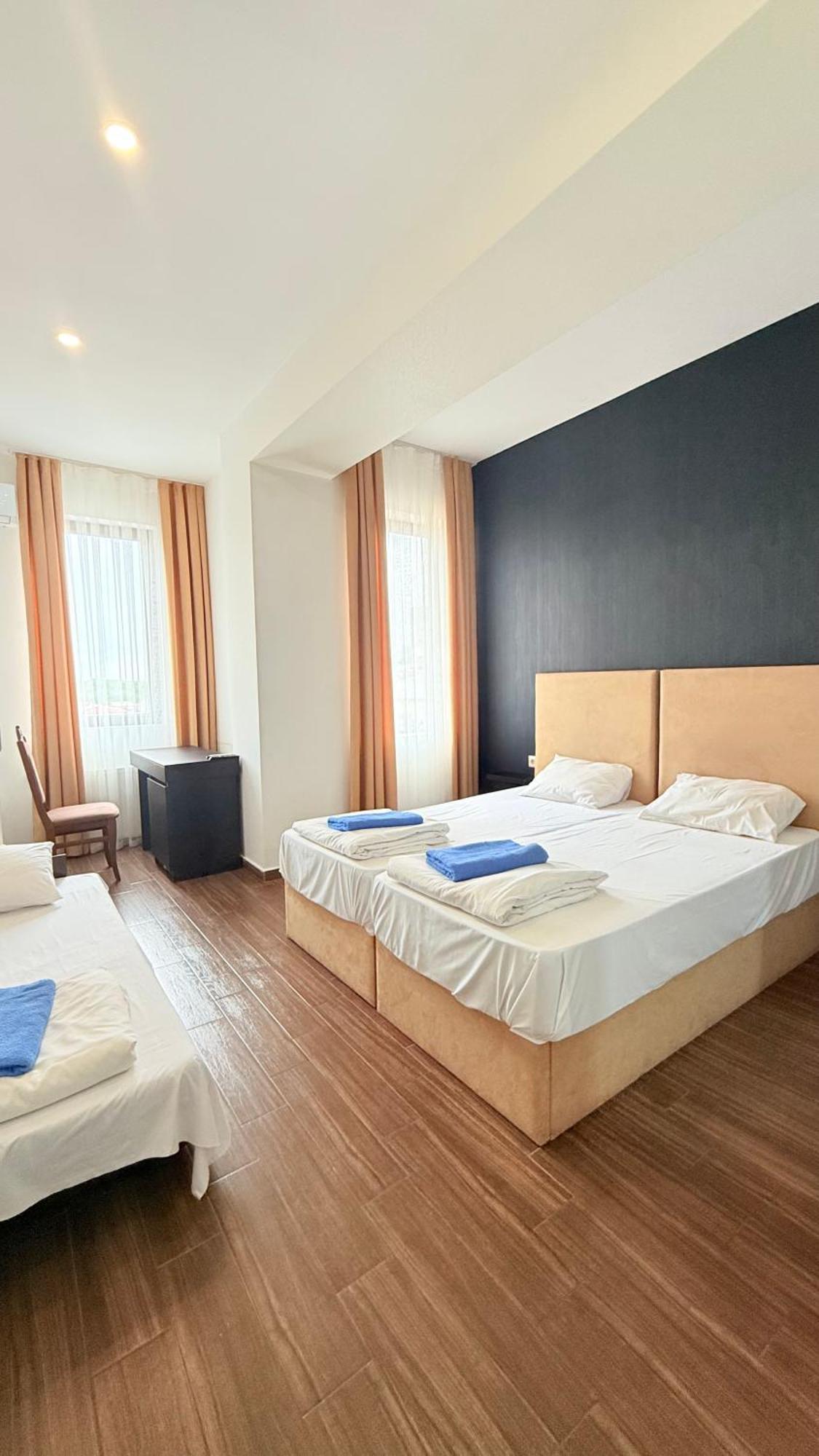 Star Hotel Kutaisi Bagian luar foto